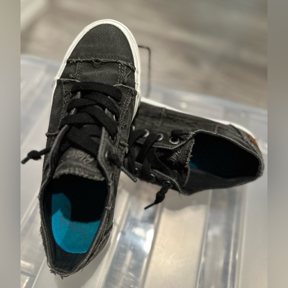 Blowfish Malibu Faded Black Canvas Sneakers - Picture 7 of 8